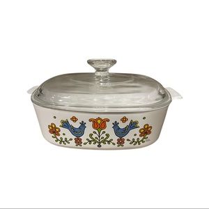 vintage Corningware "Country Festival" casserole dish with a glass lid, 70s Era